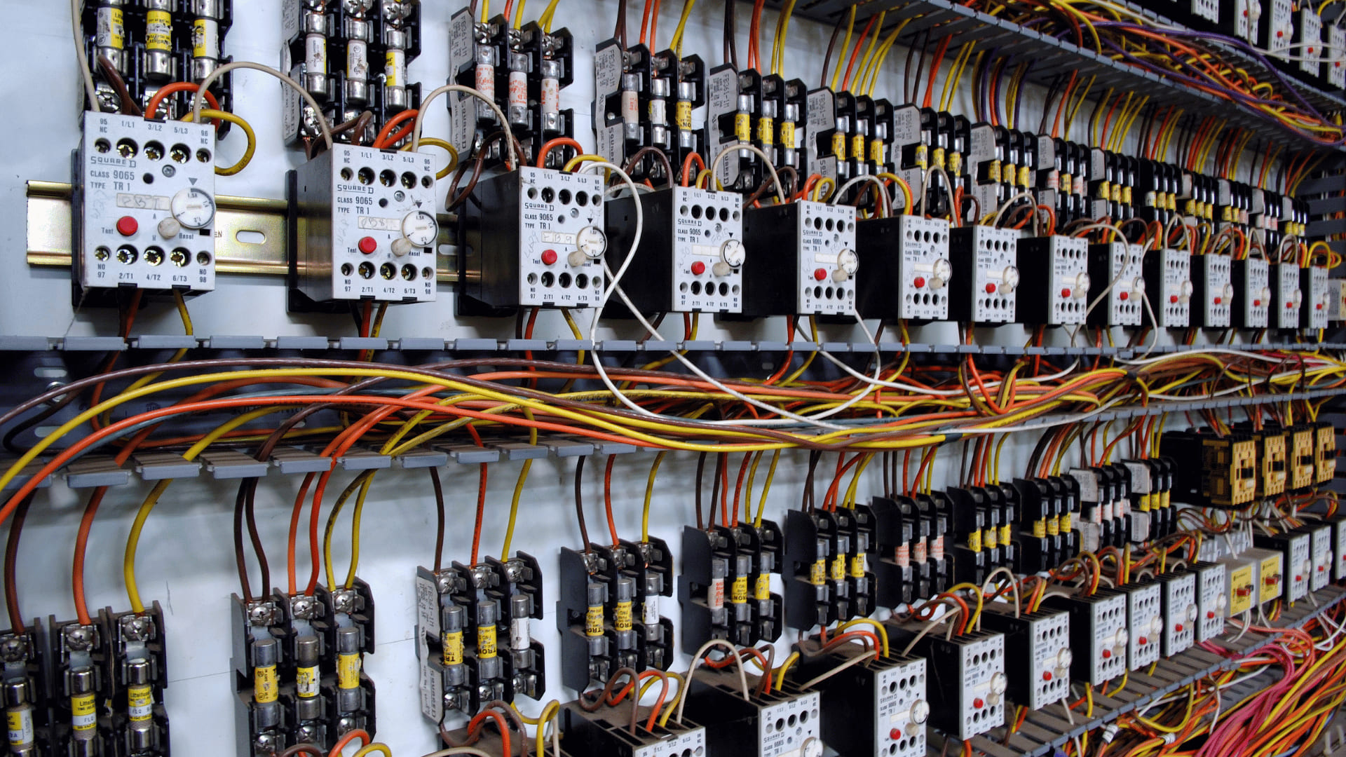 Industrial wire: Cable Tray, MTW, TFFN, and THHN