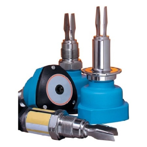 Omega LTUM1-2024 Threaded, Flanged, Tri-Grip Tuning Fork Level Switches